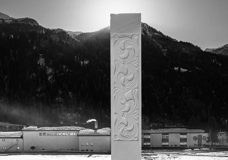 File:Stele Müstair03.jpg