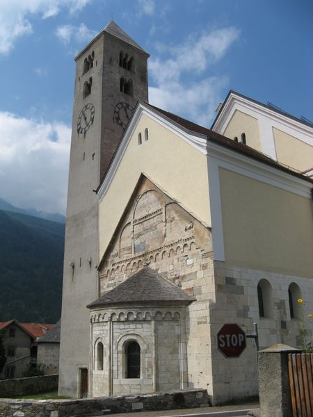 File:Pfarrkirche Laas 2.jpg