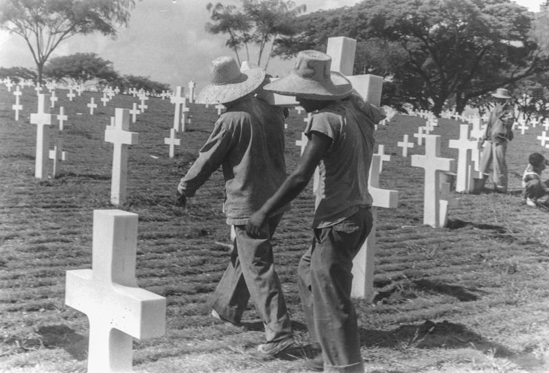 File:Lasa Crosses Manila (3).jpg