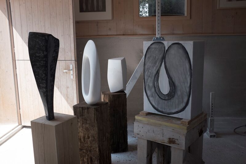 File:Im Atelier Fidaz.jpg