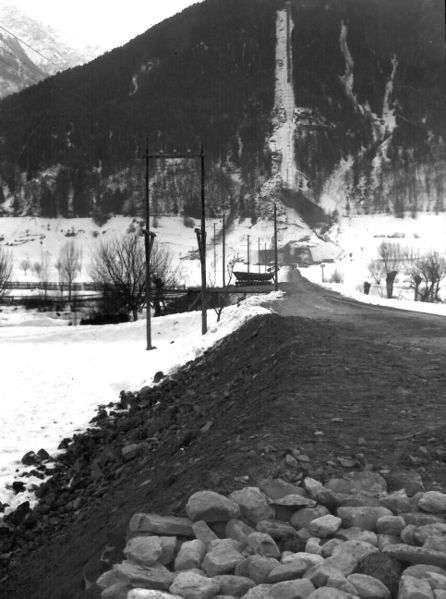 File:Bau 8.jpg
