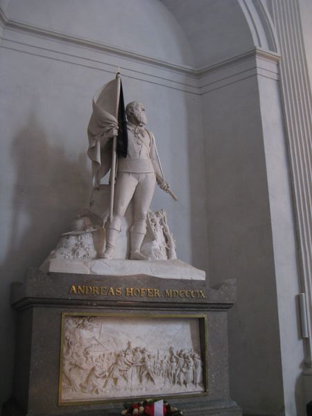 File:Andreas-Hofer-Grabmal-Innsbruck.jpg